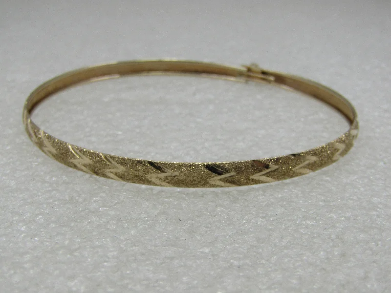 Ladies textured weave bracelets -Vintage 10kt Locking Bangle Bracelet, 8", 4.5mm, Signed