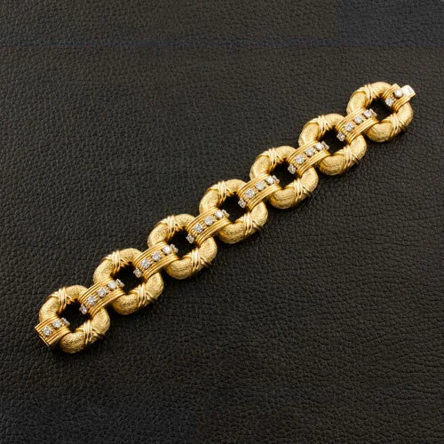 Ladies bargain glow bracelets -Gold Link & Diamond Estate Bracelet