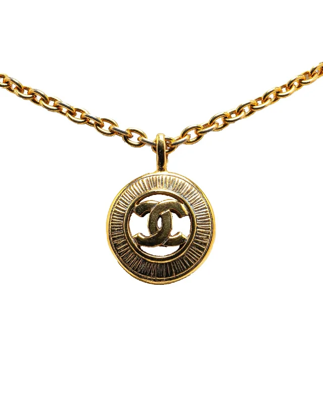 Ladies work-ready necklaces -Gold Plated Round Pendant Necklace