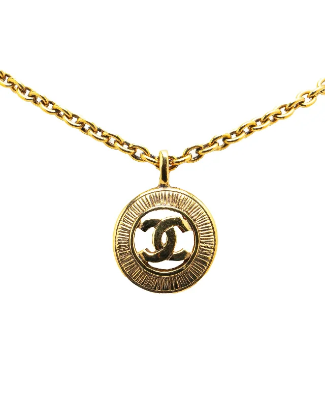 Ladies cozy fall necklaces -Gold Plated Round Pendant Necklace