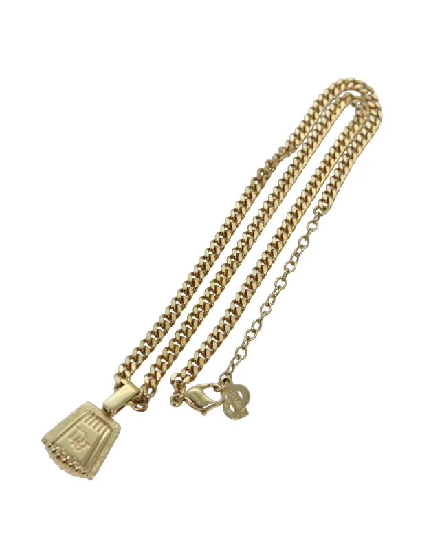 Ladies chunky shine necklaces -Elegant Metal Necklace with Gold Finish