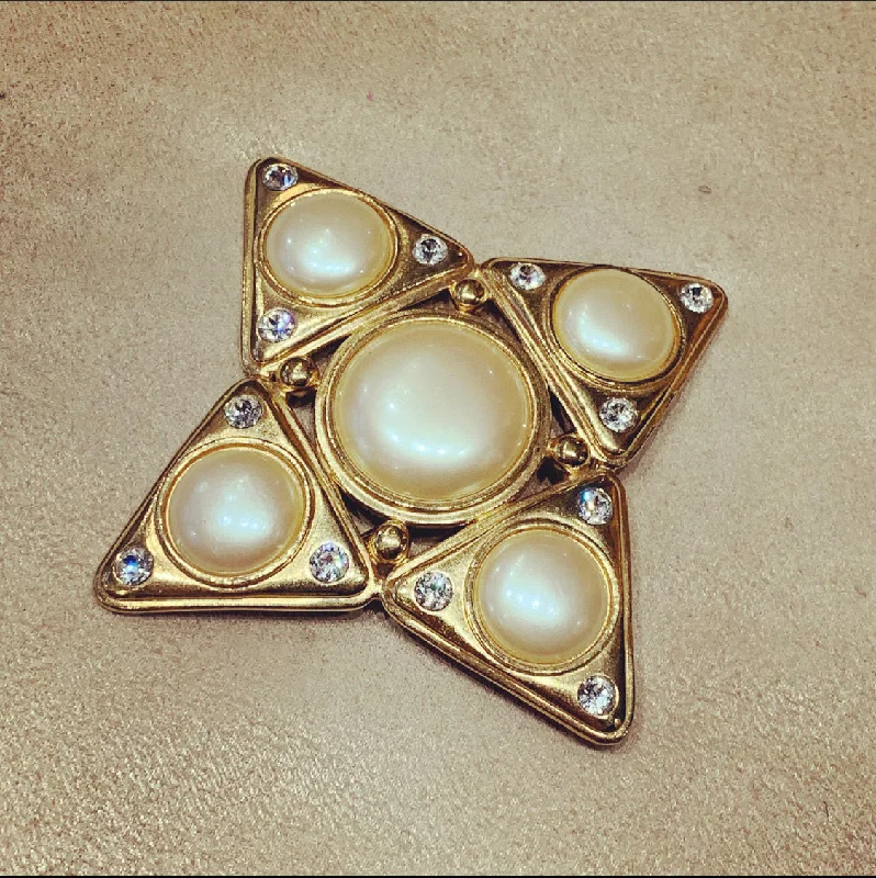 ladies gem brooch love themes -Yves Saint Laurent Pearl Statement brooch